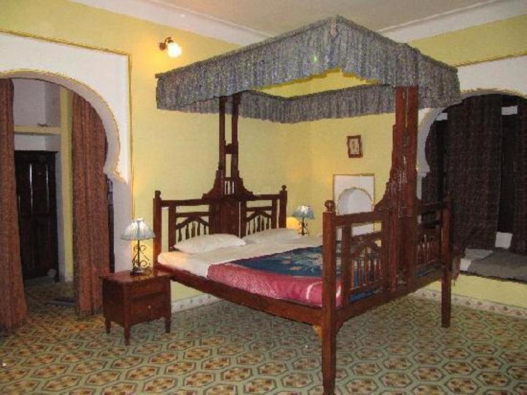 Bassi Fort Palace Chittorgarh Zewnętrze zdjęcie