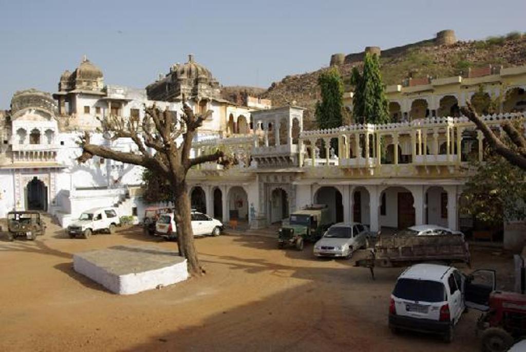 Bassi Fort Palace Chittorgarh Zewnętrze zdjęcie